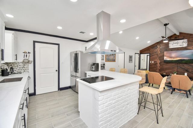 8006 Shiner Lane, Houston, TX 77072