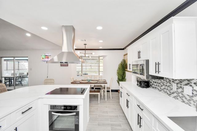 8006 Shiner Lane, Houston, TX 77072