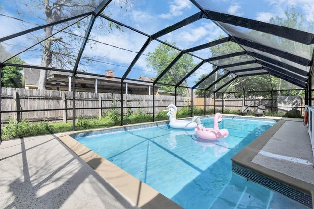 8006 Shiner Lane, Houston, TX 77072