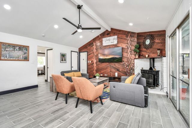8006 Shiner Lane, Houston, TX 77072