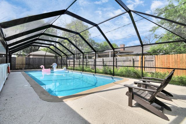 8006 Shiner Lane, Houston, TX 77072