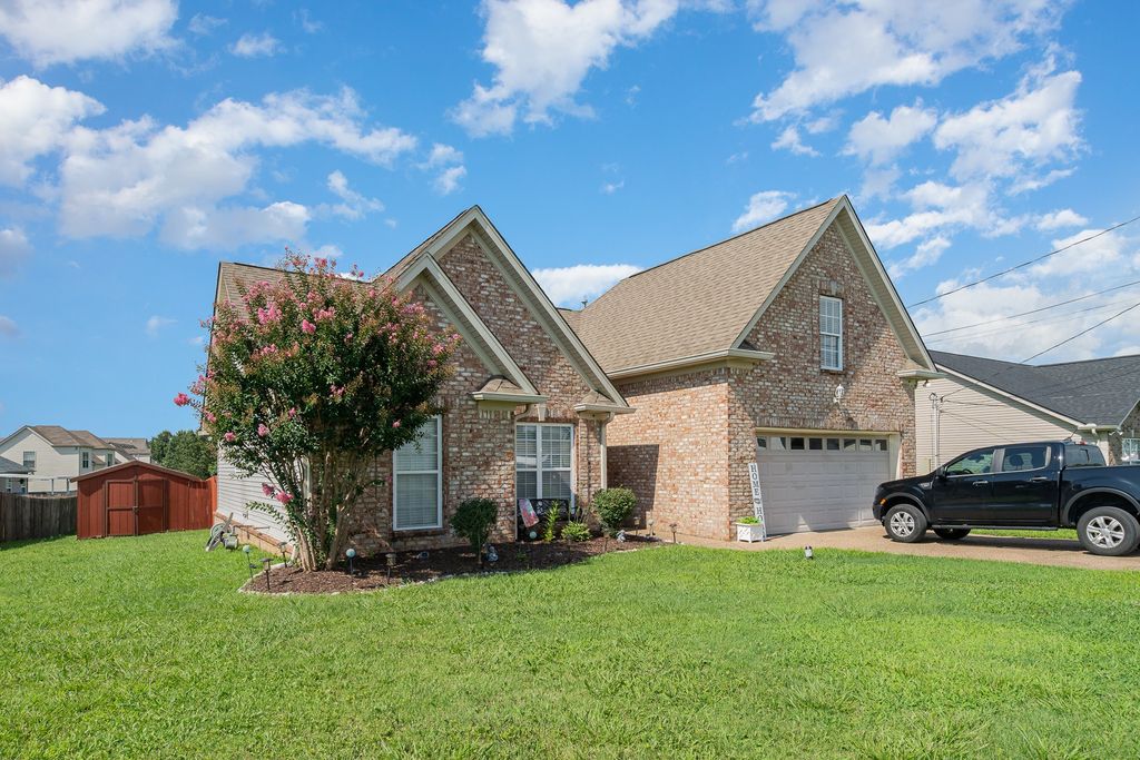 409 Princeton Dr, Lebanon, TN 37087