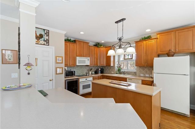 3976 Woodruff Park Way, Buford, GA 30519