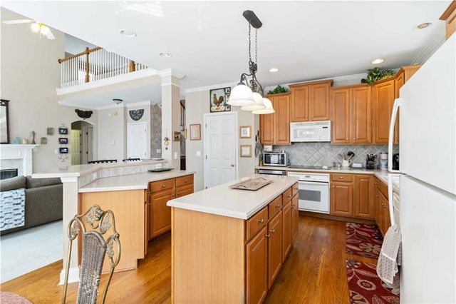 3976 Woodruff Park Way, Buford, GA 30519