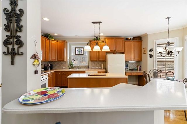 3976 Woodruff Park Way, Buford, GA 30519