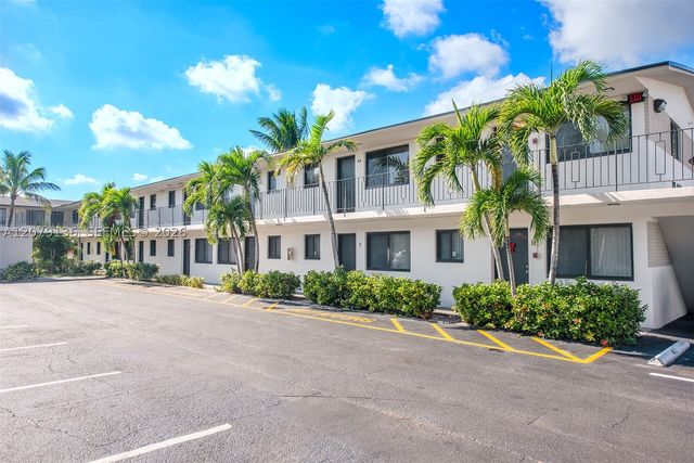 1310 W 29th St 39, Hialeah, FL 33012
