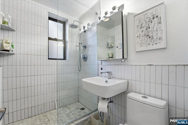 107 Kensington Avenue 204a, Jersey City, NJ 07304