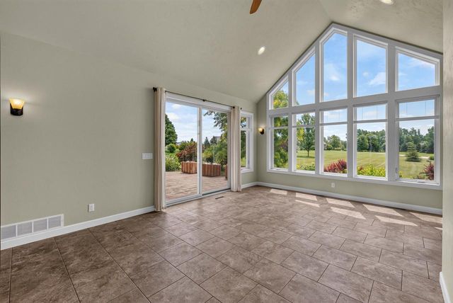5209 Notre Dame DRIVE, Omro, WI 54963