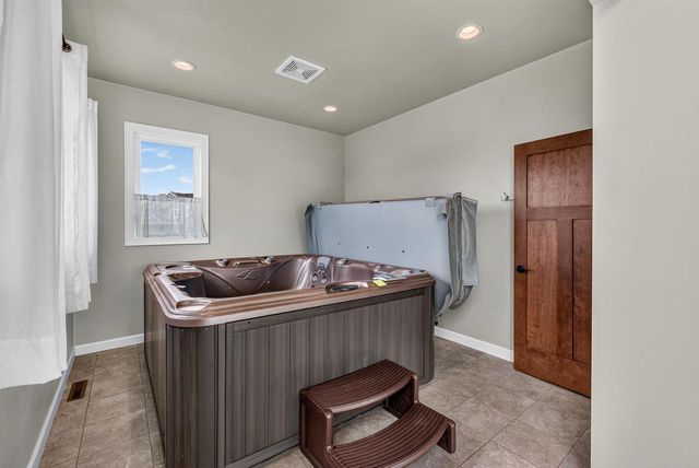 5209 Notre Dame DRIVE, Omro, WI 54963