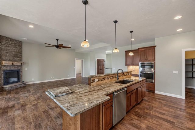 5209 Notre Dame DRIVE, Omro, WI 54963