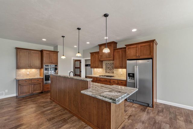 5209 Notre Dame DRIVE, Omro, WI 54963