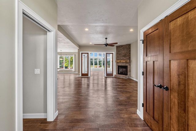 5209 Notre Dame DRIVE, Omro, WI 54963