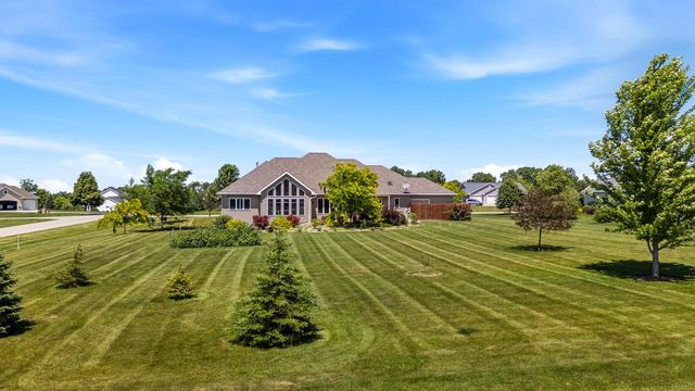 5209 Notre Dame DRIVE, Omro, WI 54963
