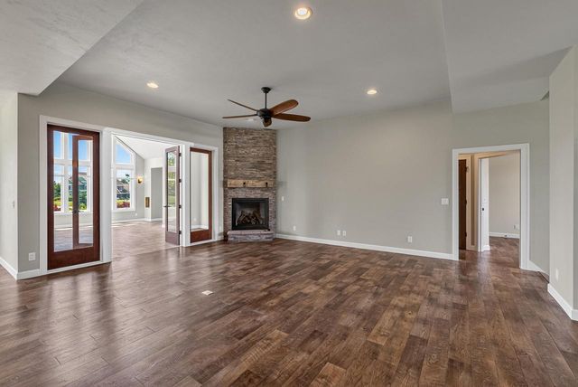 5209 Notre Dame DRIVE, Omro, WI 54963