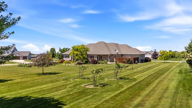 5209 Notre Dame DRIVE, Omro, WI 54963