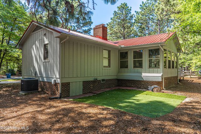 101 Swan Run Court, West End, NC 27376