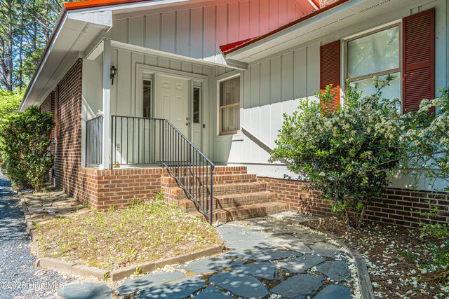 101 Swan Run Court, West End, NC 27376