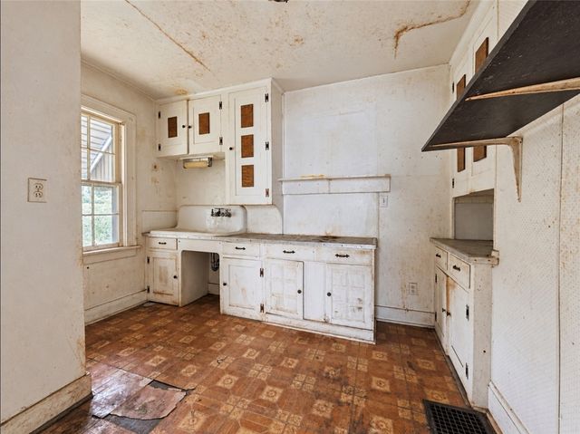419 S Clairmont Avenue, Springfield, OH 45505