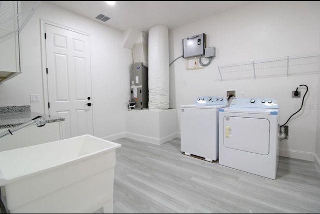 1320 NOBLE PLACE, Orlando, FL 32801