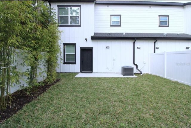 1320 NOBLE PLACE, Orlando, FL 32801