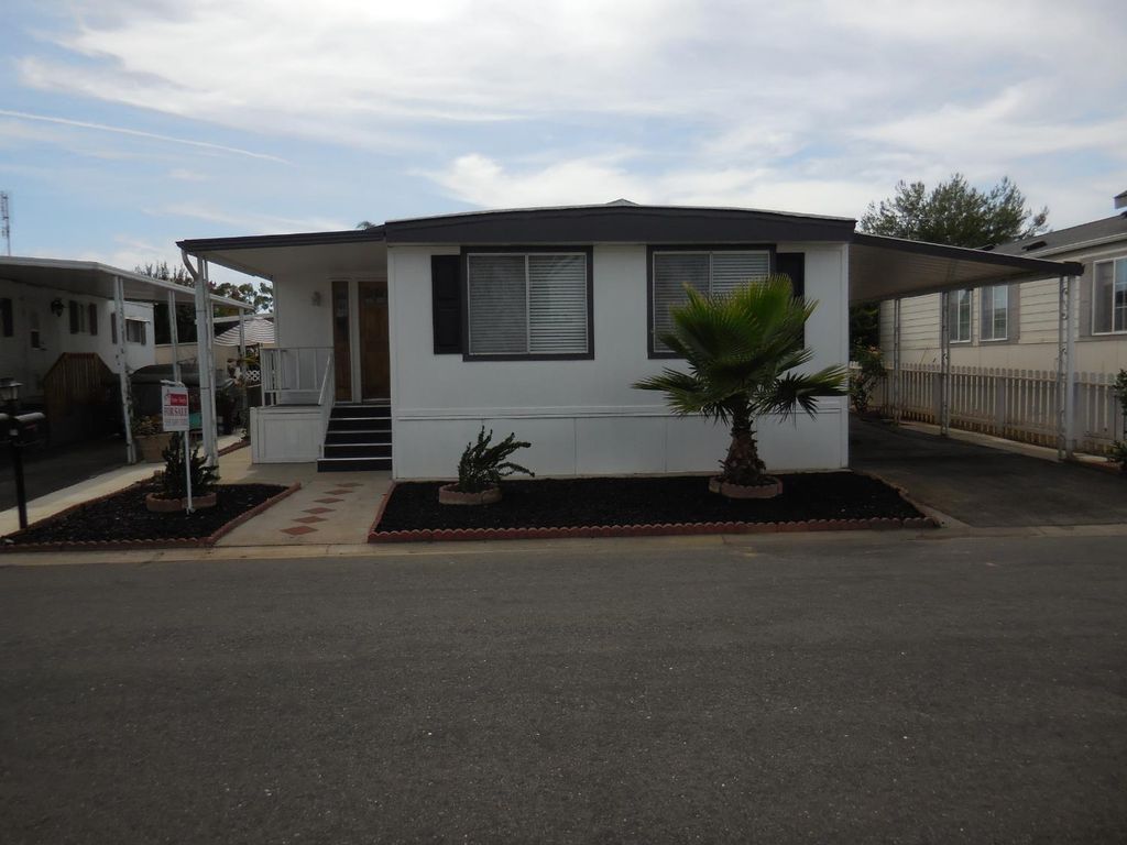 Image 1 of property listing at 221 W Herndon Avenue # 178, Pinedale, CA 93650