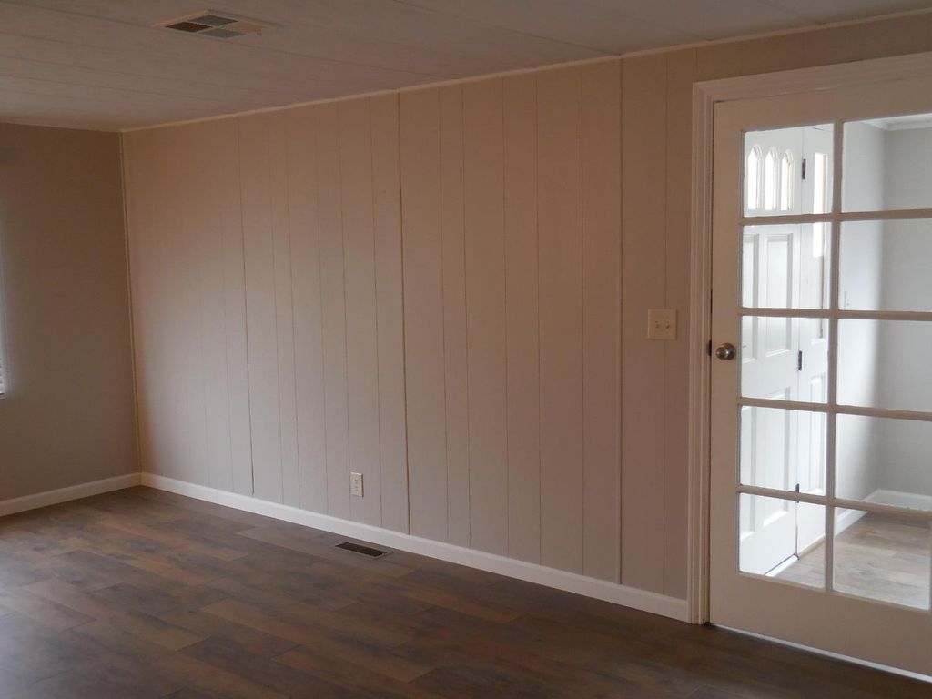 Image 12 of property listing at 221 W Herndon Avenue # 178, Pinedale, CA 93650