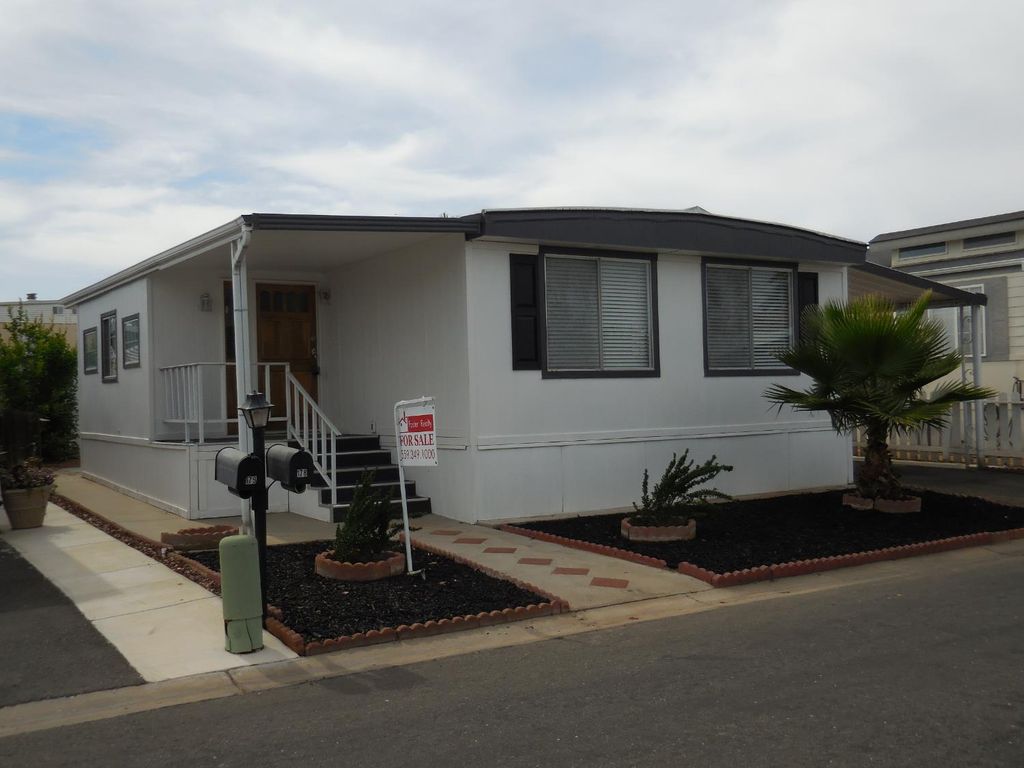 Image 2 of property listing at 221 W Herndon Avenue # 178, Pinedale, CA 93650