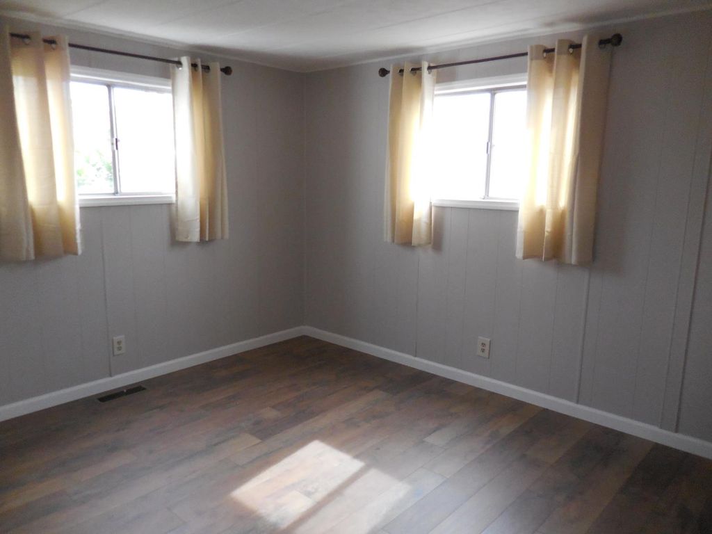 Image 22 of property listing at 221 W Herndon Avenue # 178, Pinedale, CA 93650