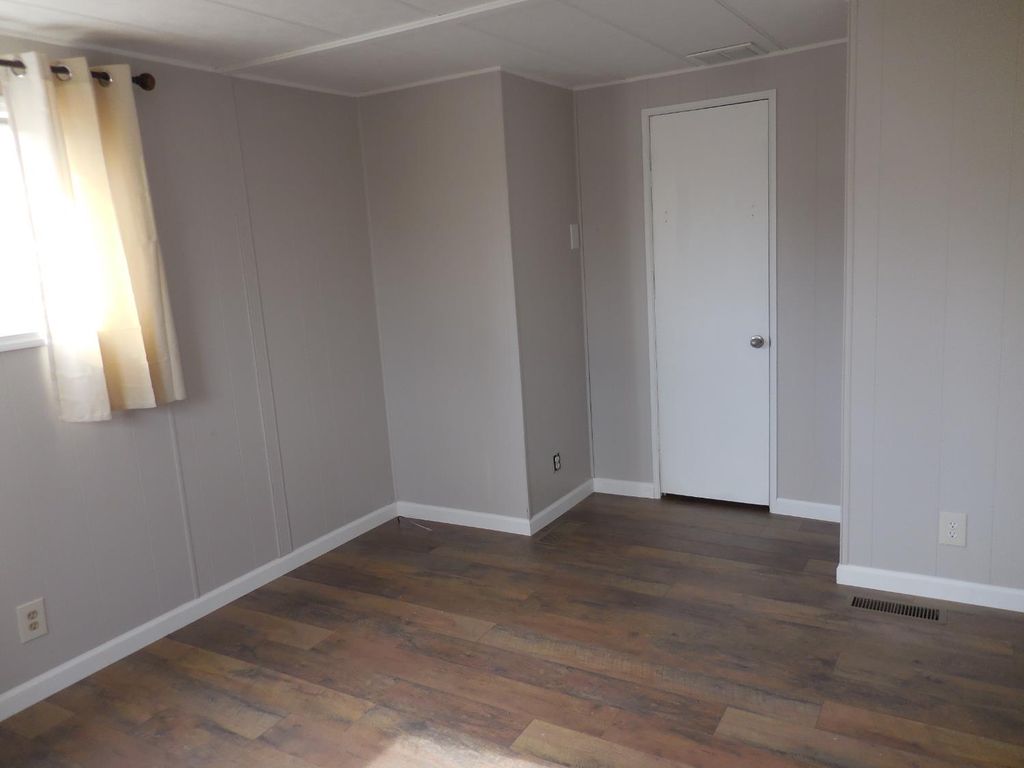 Image 23 of property listing at 221 W Herndon Avenue # 178, Pinedale, CA 93650