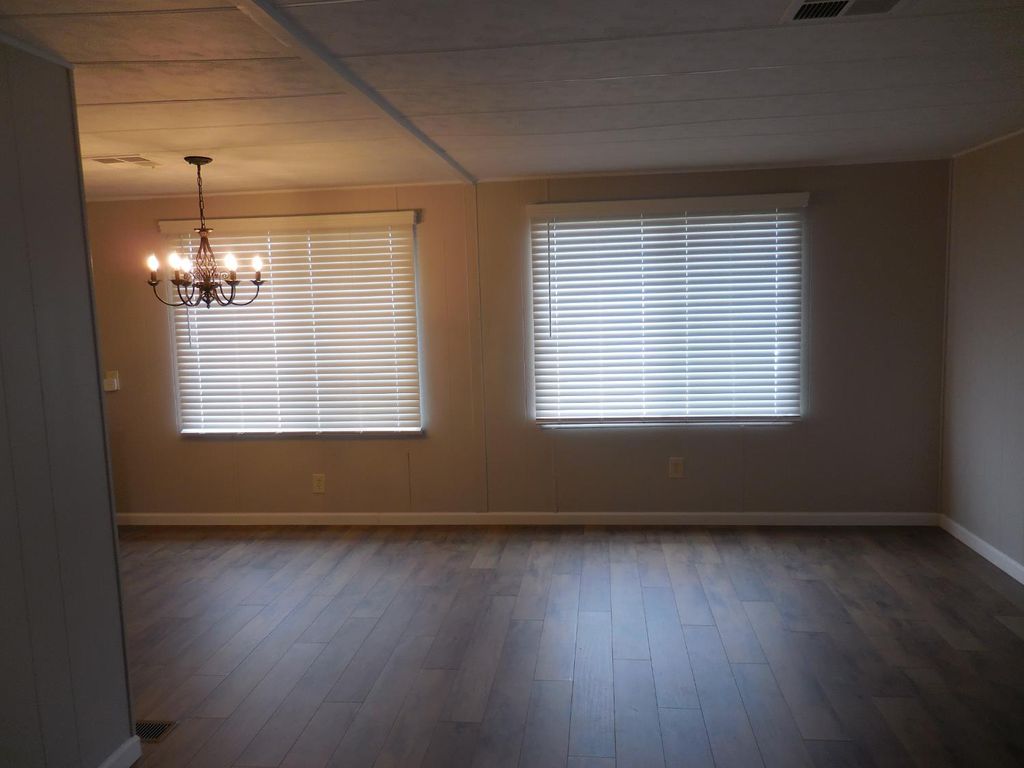 Image 3 of property listing at 221 W Herndon Avenue # 178, Pinedale, CA 93650