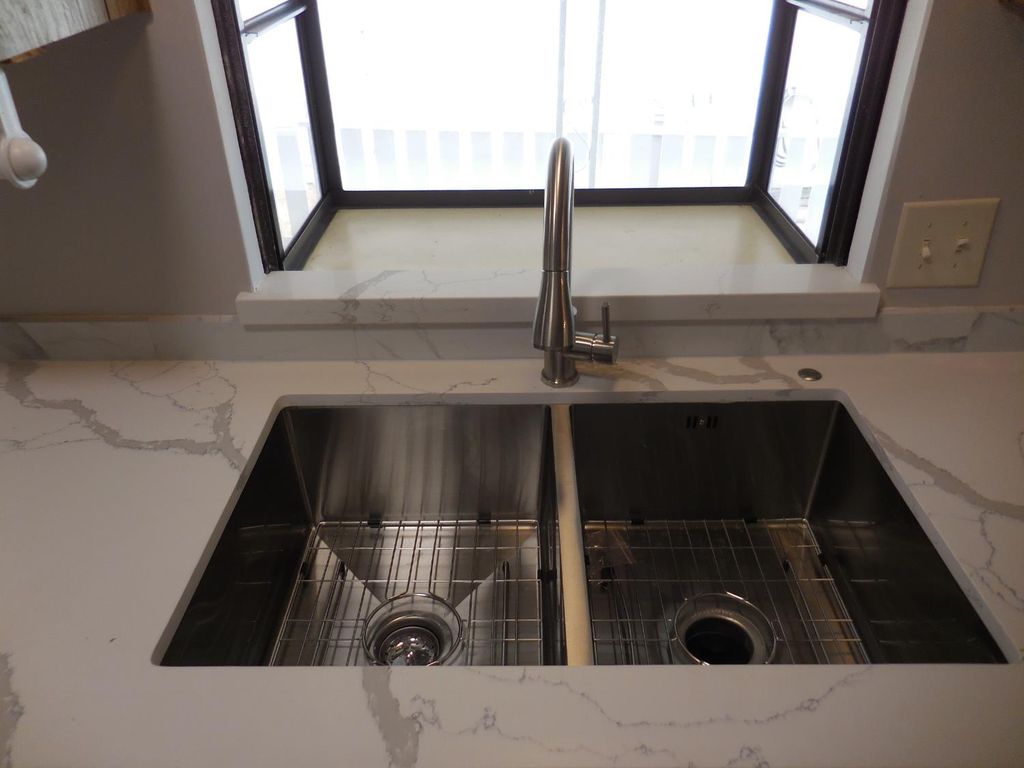 Image 7 of property listing at 221 W Herndon Avenue # 178, Pinedale, CA 93650