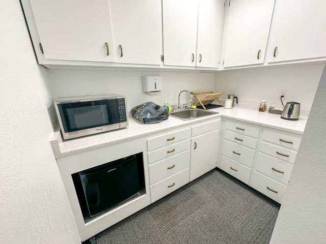 1388 Court Street, B B, Redding, CA 96001