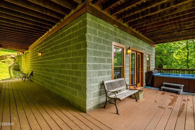 1814 Silver Poplar Lane, Sevierville, TN 37876