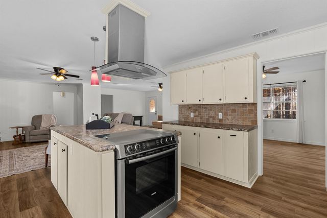 9766 FM 1662, Laneville, TX 75667