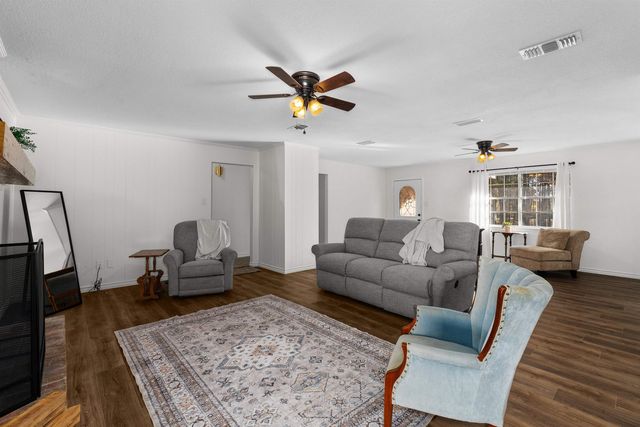 9766 FM 1662, Laneville, TX 75667