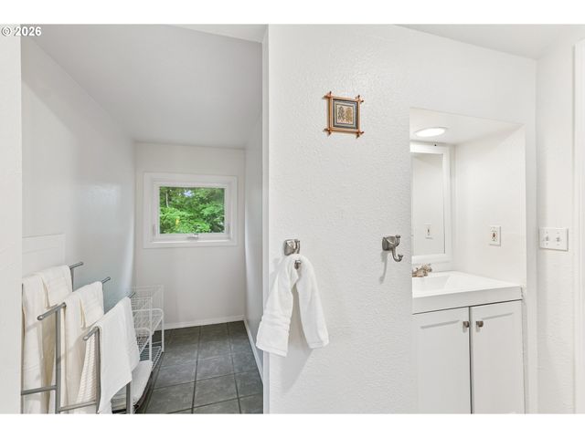 7315 N SEWARD Ave, Portland, OR 97217