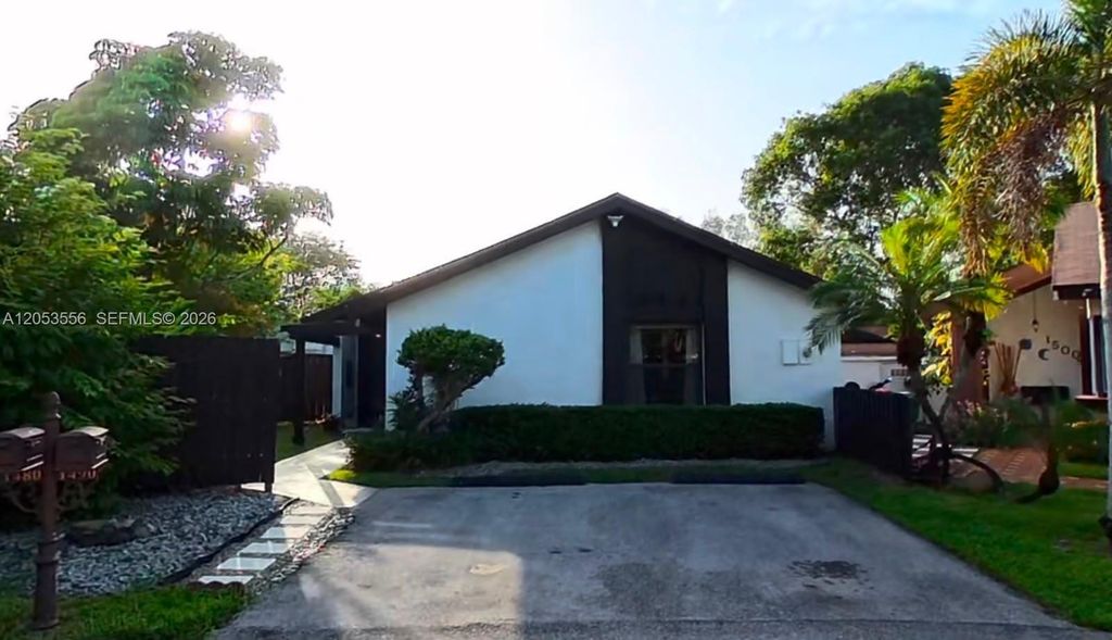 1490 Flamingo Court, Pembroke Pines, FL 33026