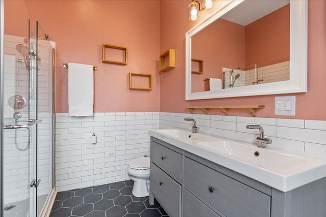 3221 W Fulton Boulevard, Chicago, IL 60624