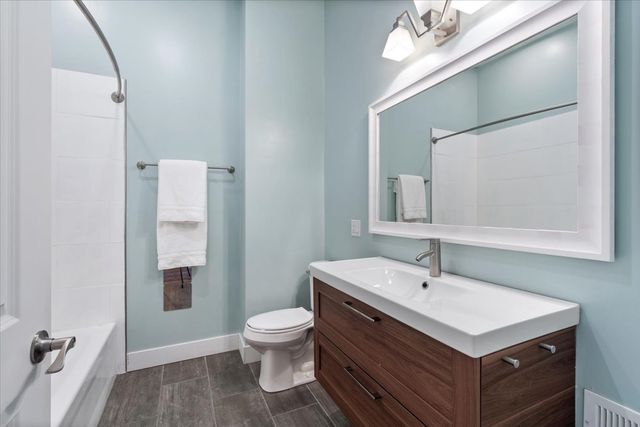 3221 W Fulton Boulevard, Chicago, IL 60624