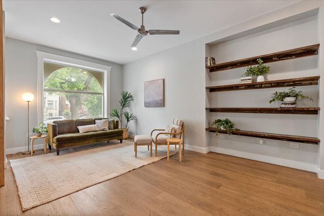 3221 W Fulton Boulevard, Chicago, IL 60624