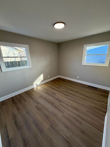 2933 W 38th Place, Hobart, IN 46342