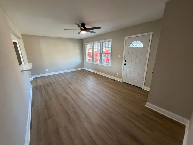 2933 W 38th Place, Hobart, IN 46342