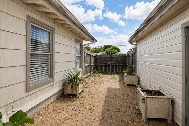 1001 Driftwood Pl, Corpus Christi, TX 78411