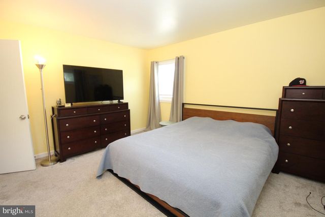 22 CAROLE RD, Newark, DE 19713