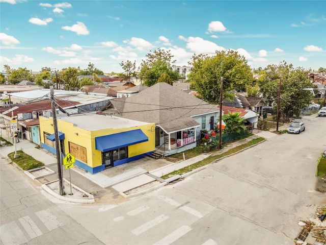 2303 Chestnut Street A, Houston, TX 77009