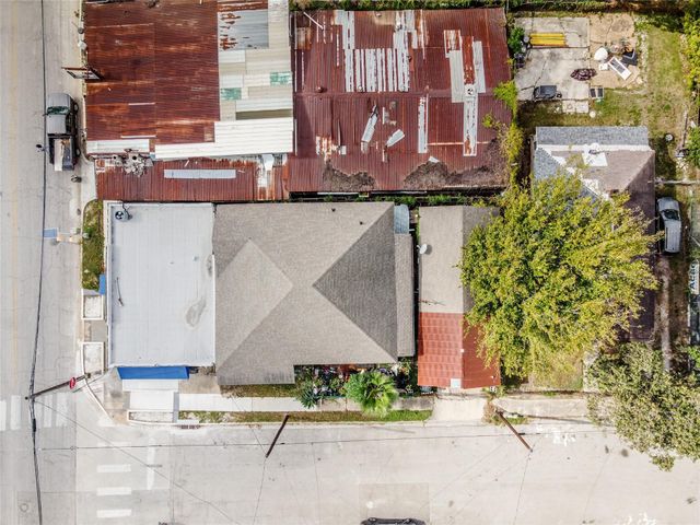 2303 Chestnut Street A, Houston, TX 77009