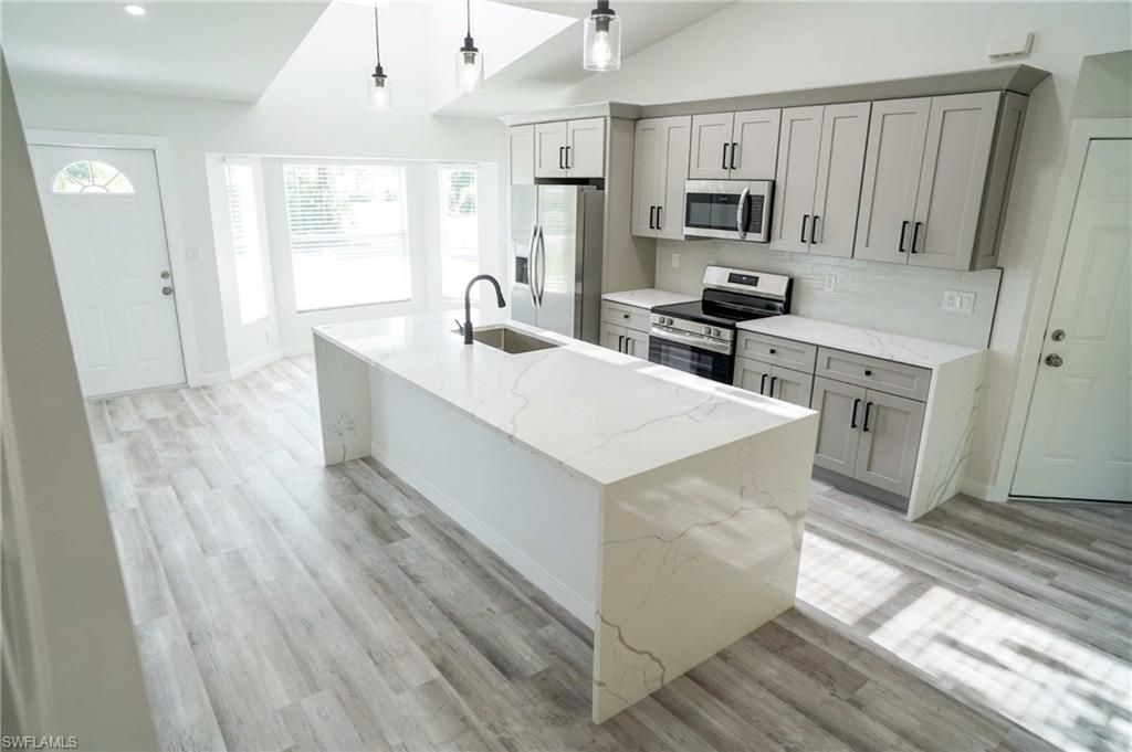 2801 Flora AVE N, LEHIGH ACRES, FL 33971 — photo 4