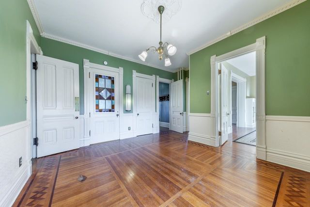 132 E 2nd St, Minneapolis, KS 67467