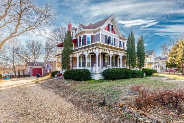 132 E 2nd St, Minneapolis, KS 67467