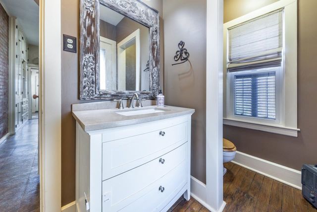 132 E 2nd St, Minneapolis, KS 67467